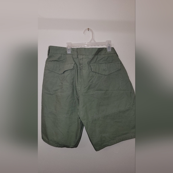 Mens Chaps shorts size 36 army green golfer short - Picture 6 of 7